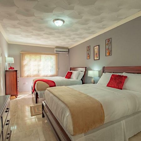 Tropical Escape Villa Очо-Ріос Екстер'єр фото