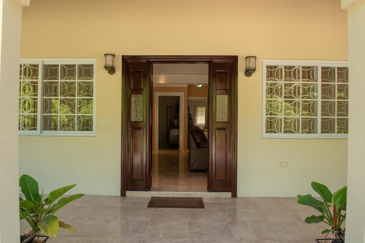 Tropical Escape Villa Очо-Ріос Екстер'єр фото